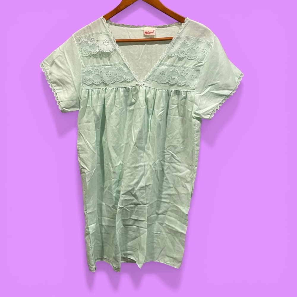 Cute vintage minty green lace trim lightweight nightgown  cottagecore granny